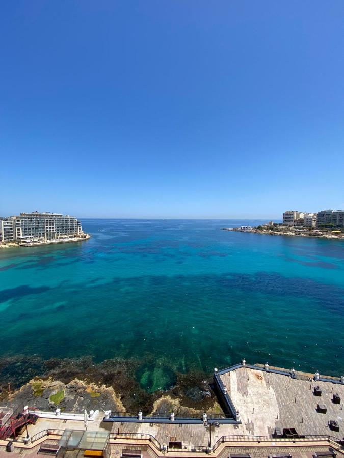 F8 1 Seaview Room, Living And Bathroom Shared , Stjulians Сент Джулианс Экстерьер фото