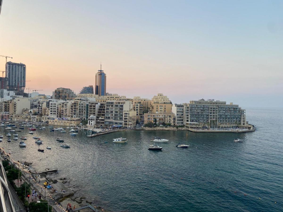 F8 1 Seaview Room, Living And Bathroom Shared , Stjulians Сент Джулианс Экстерьер фото
