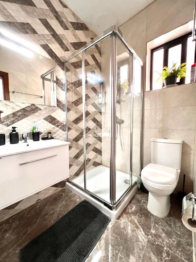 F8 1 Seaview Room, Living And Bathroom Shared , Stjulians Сент Джулианс Экстерьер фото